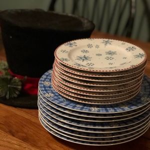 Debbie Mumm Snowflake Christmas Plates